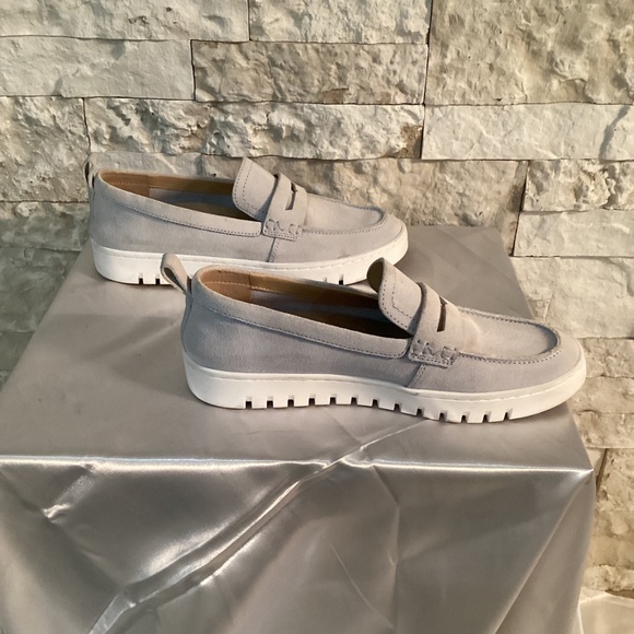 Vionic Uptown Loafer in the Skyway color - Picture 4 of 15